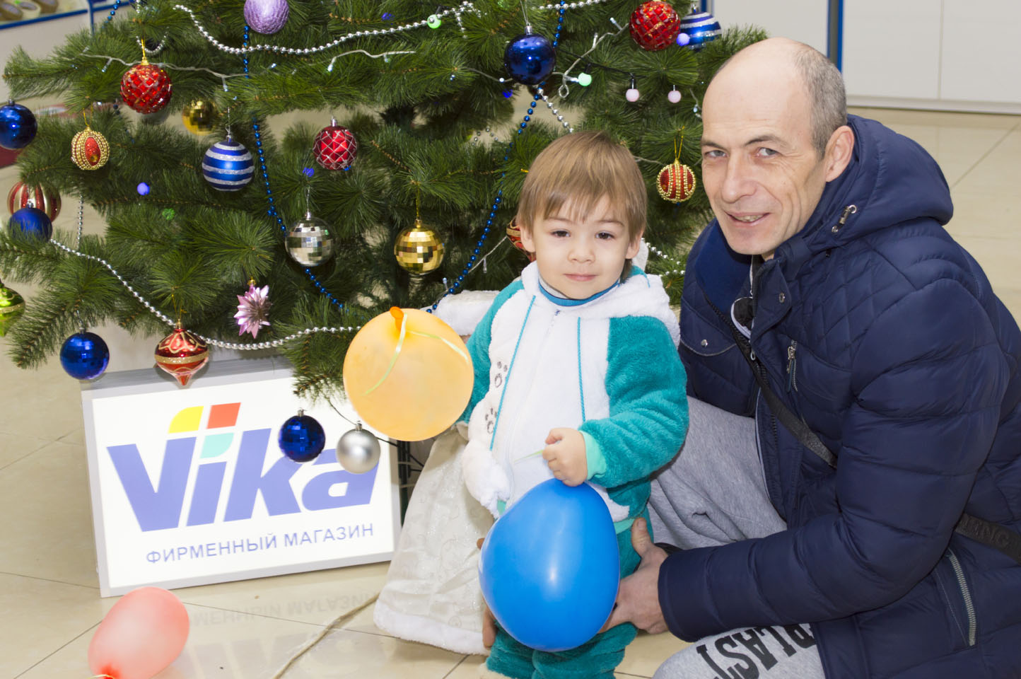 Новогодний праздник в фирменной торговой точке VIKA, г. Луганск